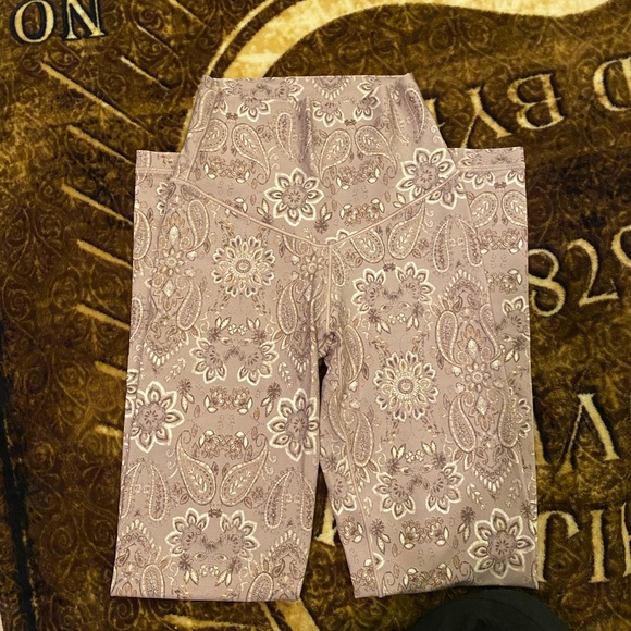 Aerie Chill Play Move Leggings paisley print - Picture 2 of 5